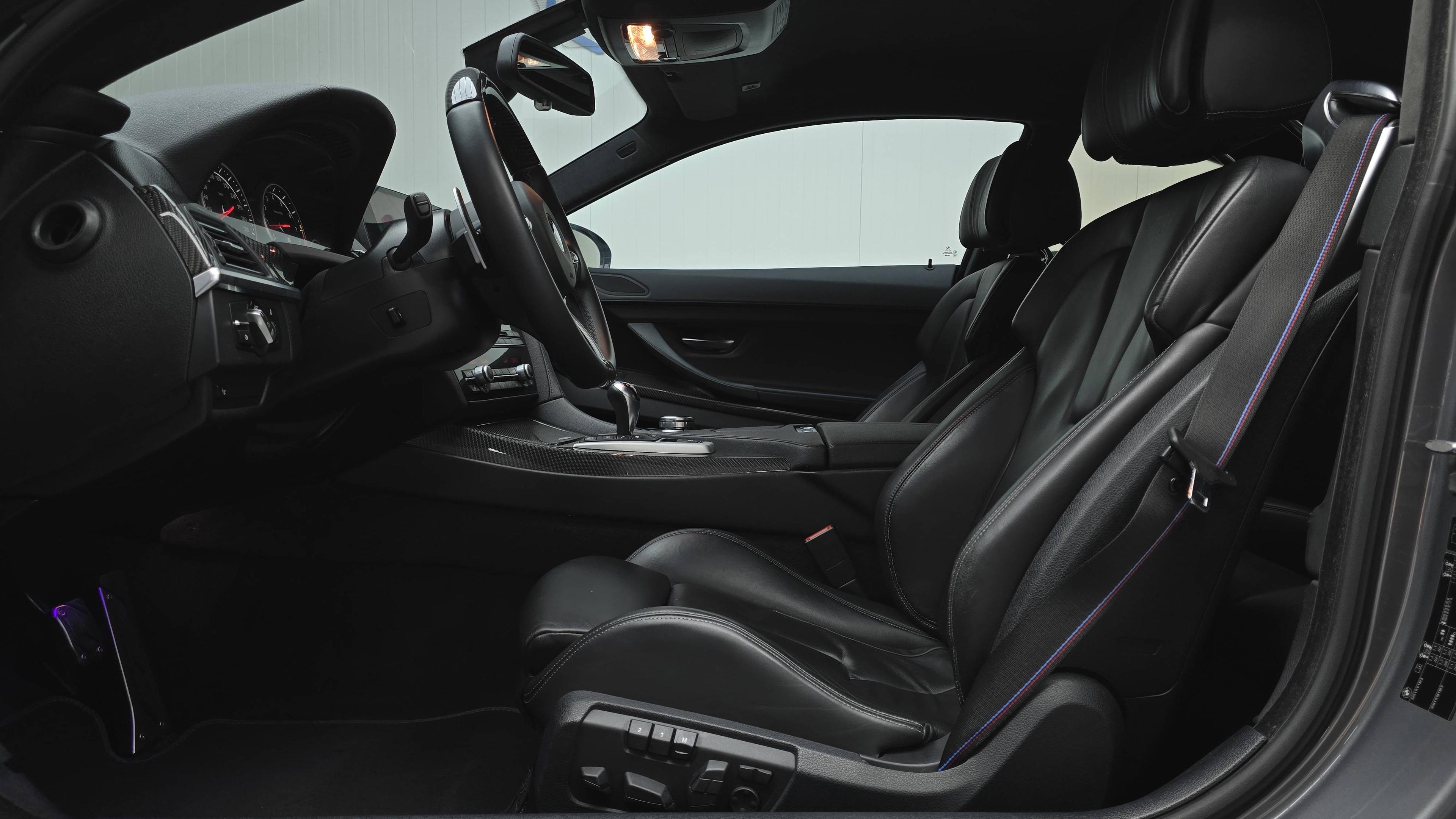 BMW M6 COUPE