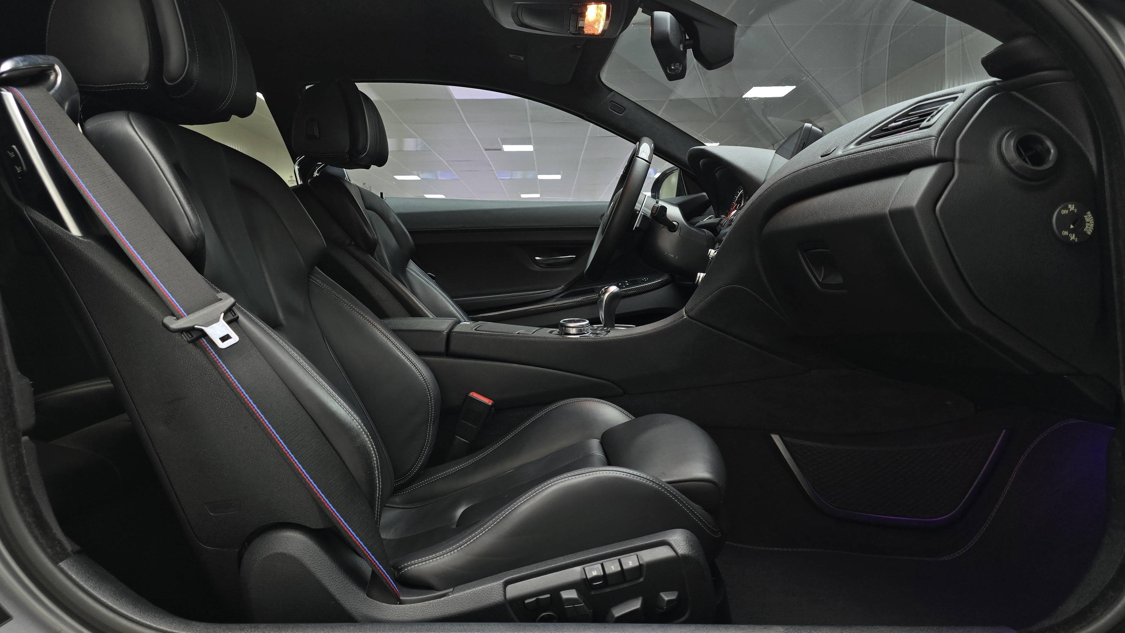 BMW M6 COUPE