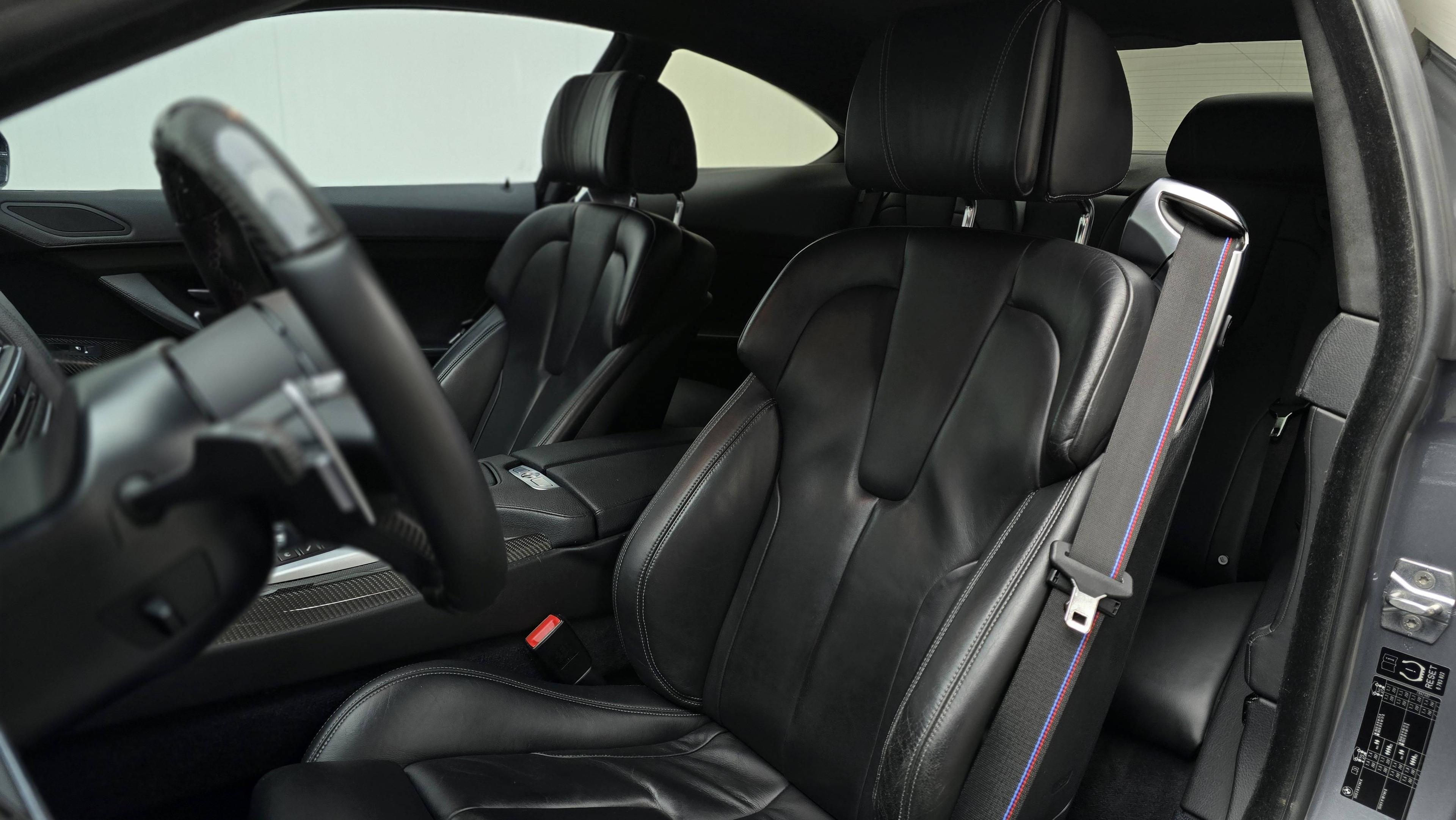 BMW M6 COUPE