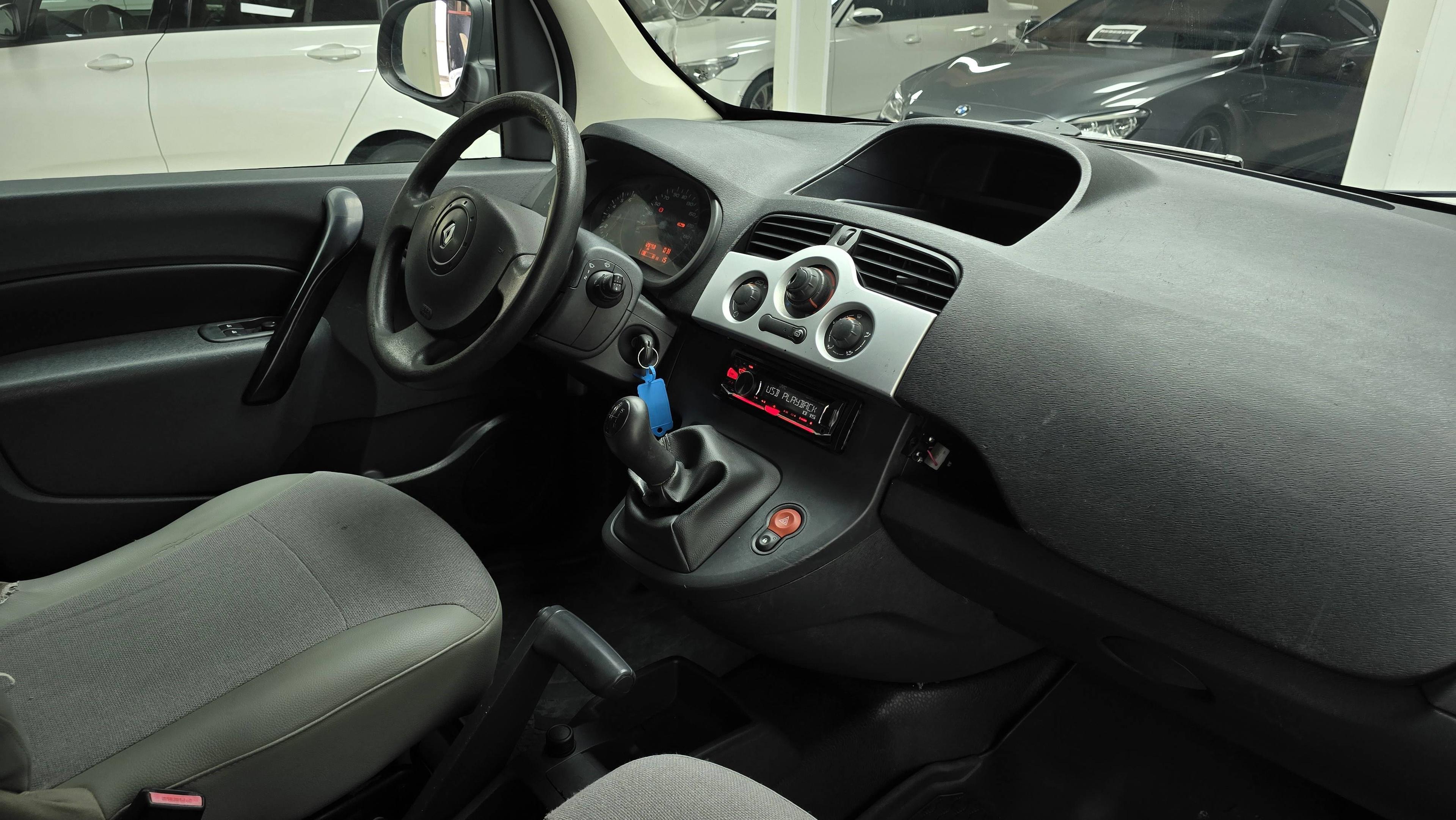 RENAULT KANGOO