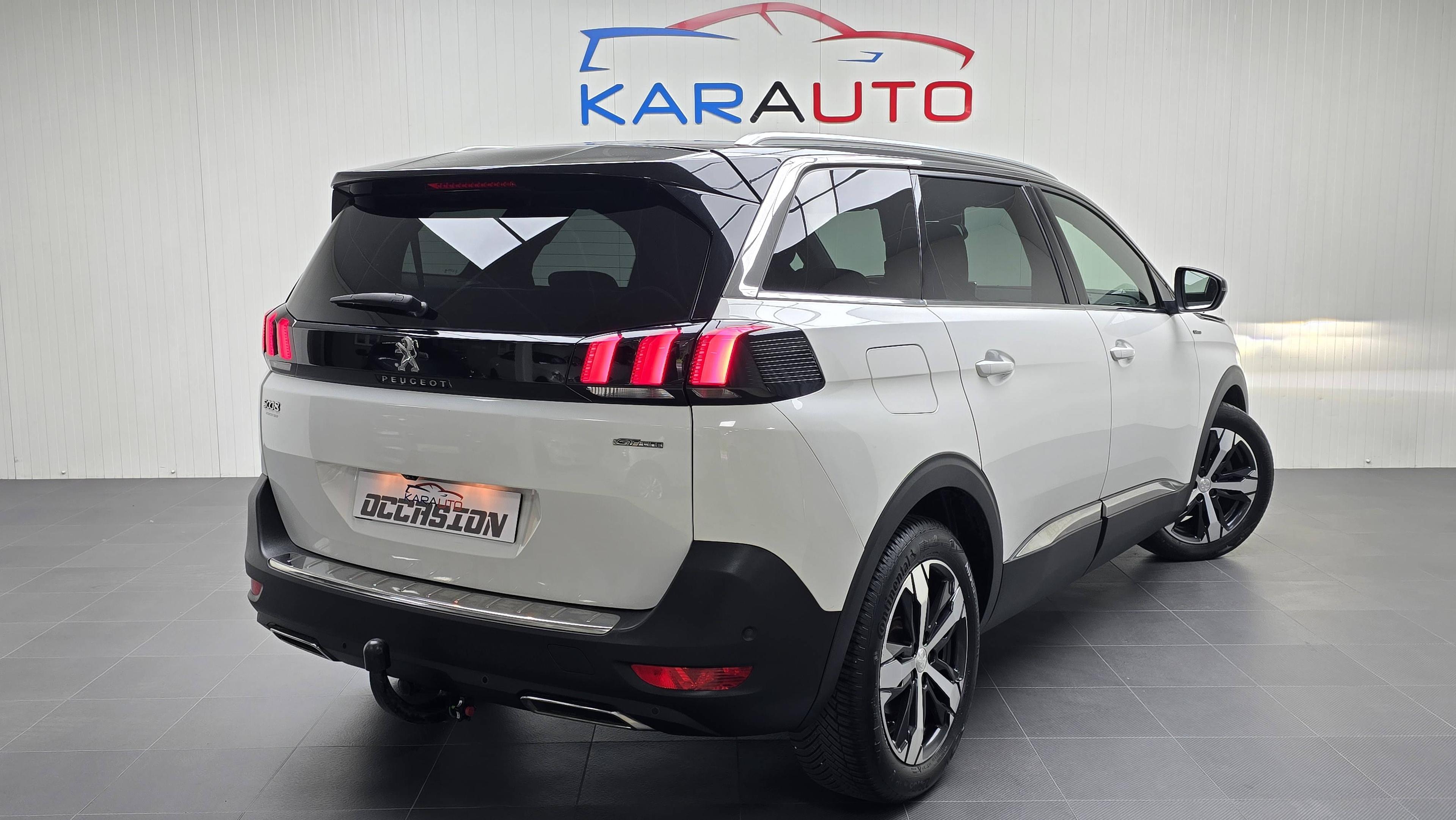 PEUGEOT 5008