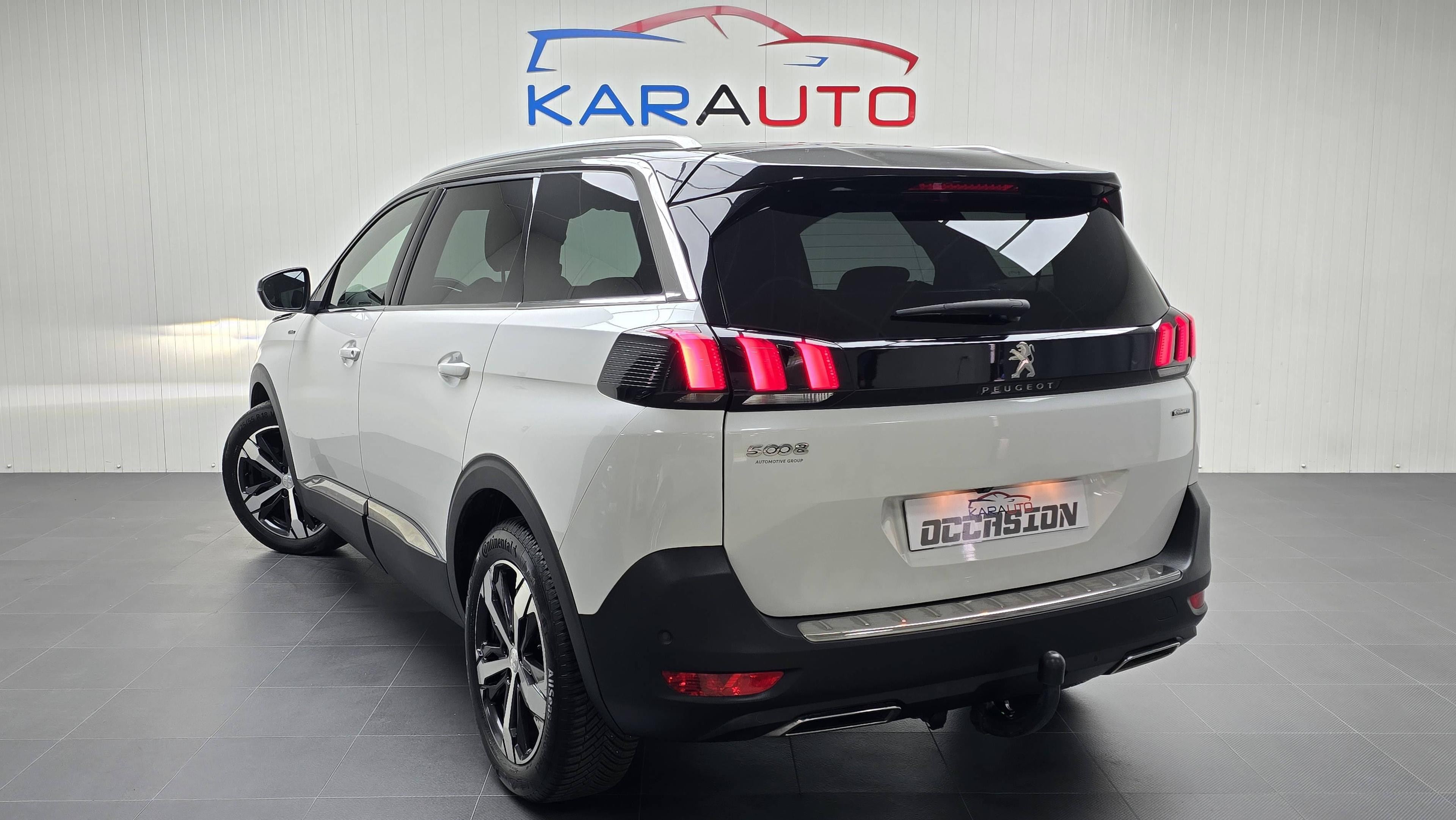 PEUGEOT 5008
