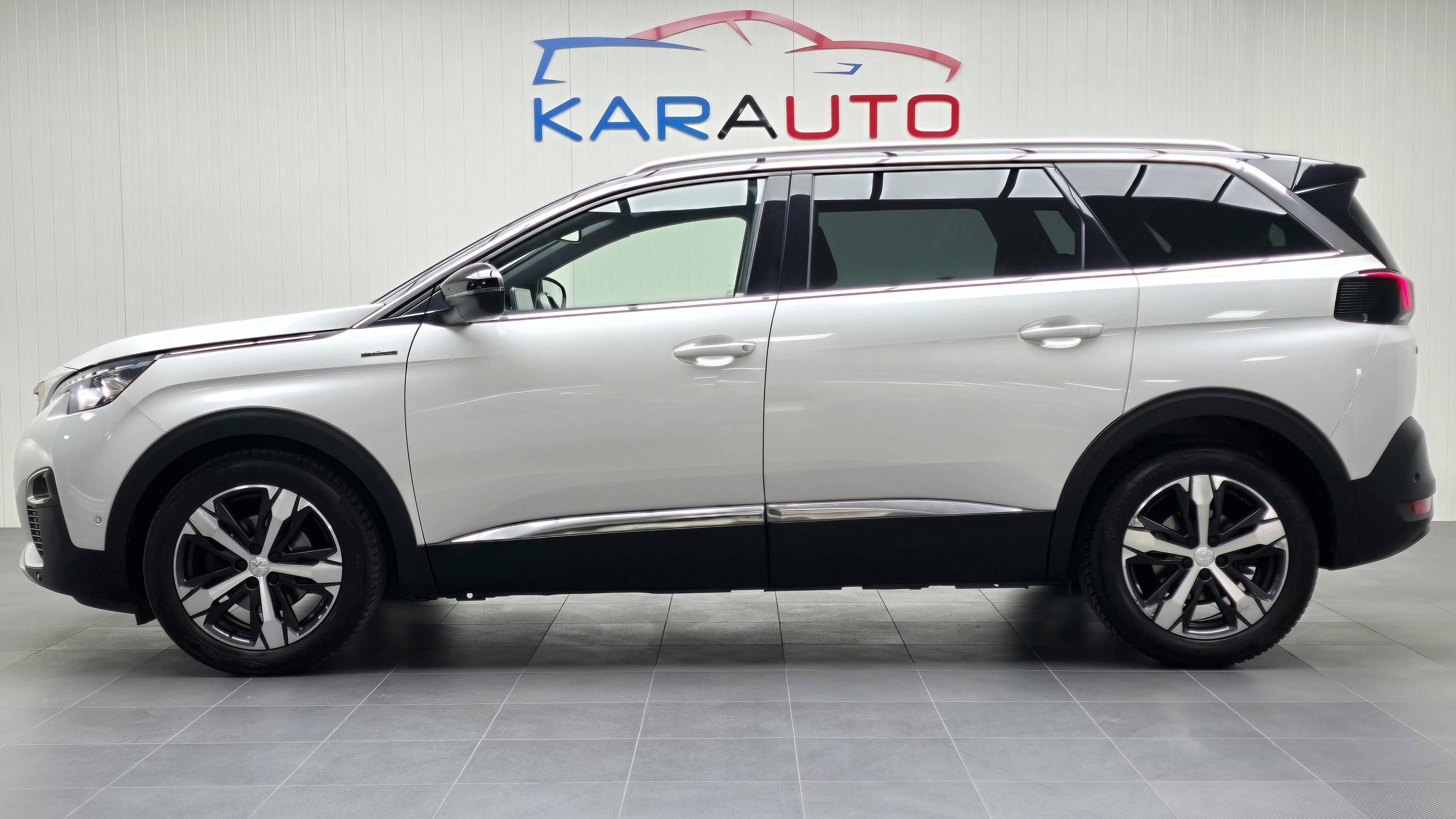 PEUGEOT 5008