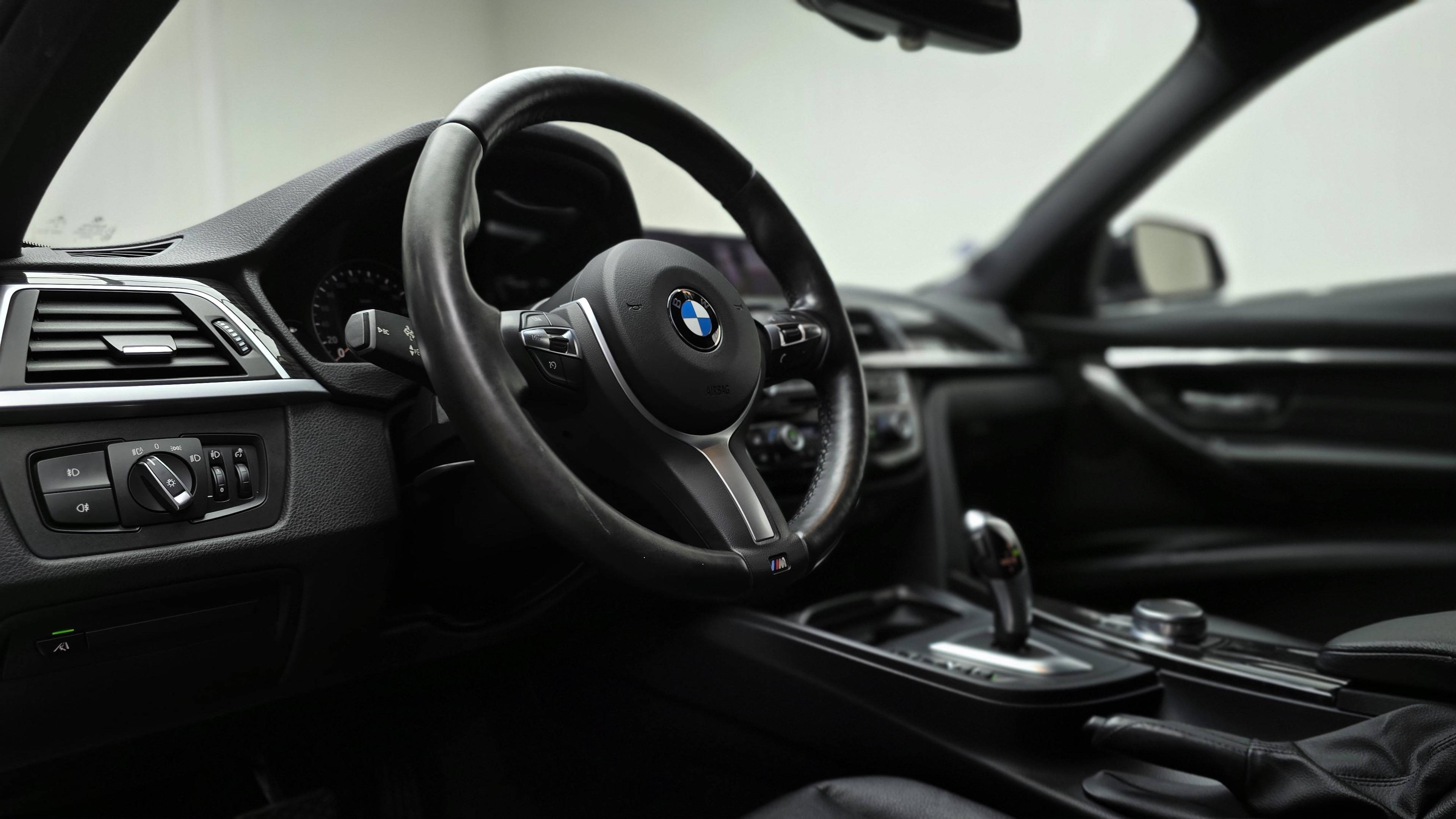 BMW SÉRIE 3