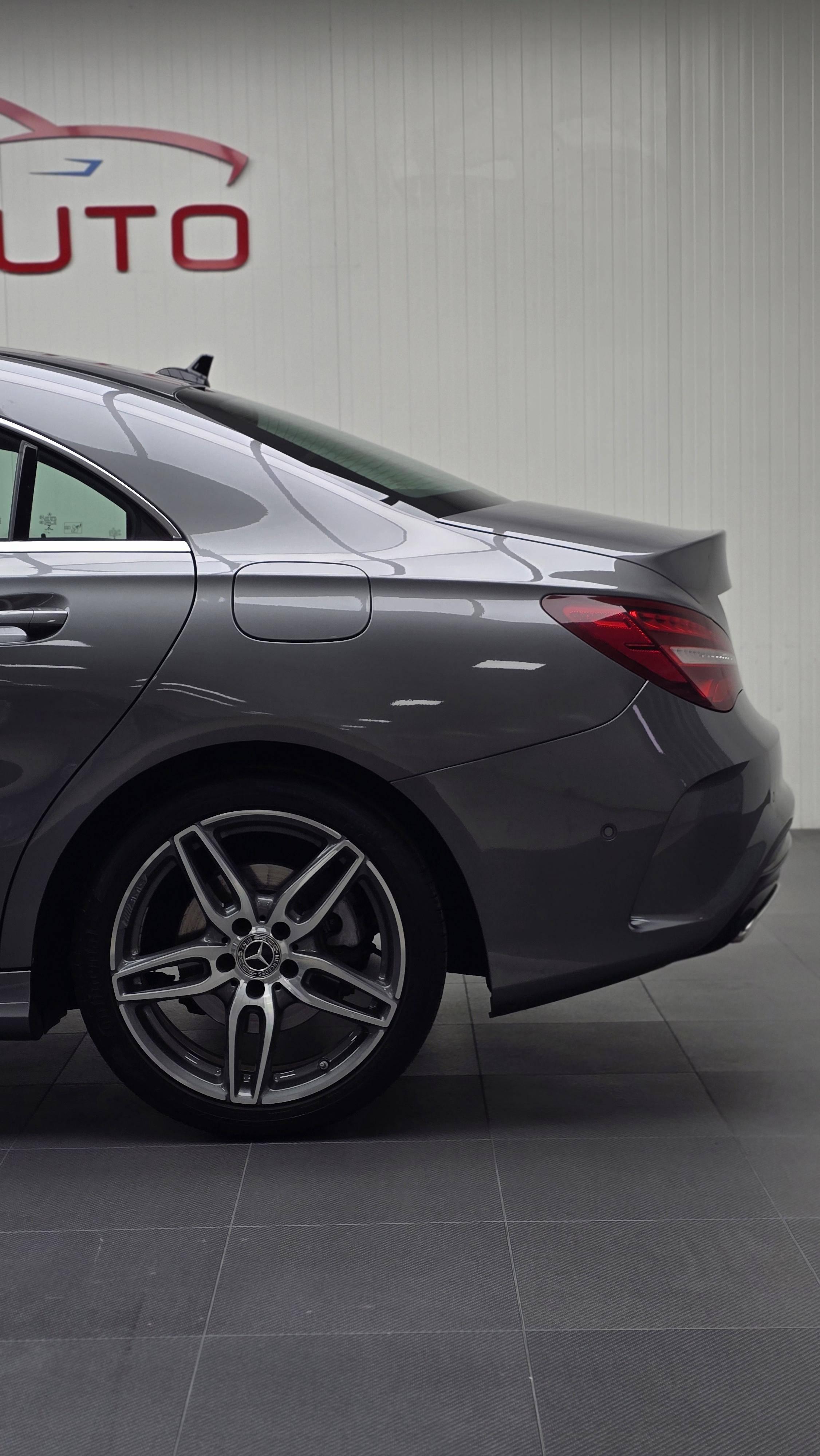 MERCEDES-BENZ CLA