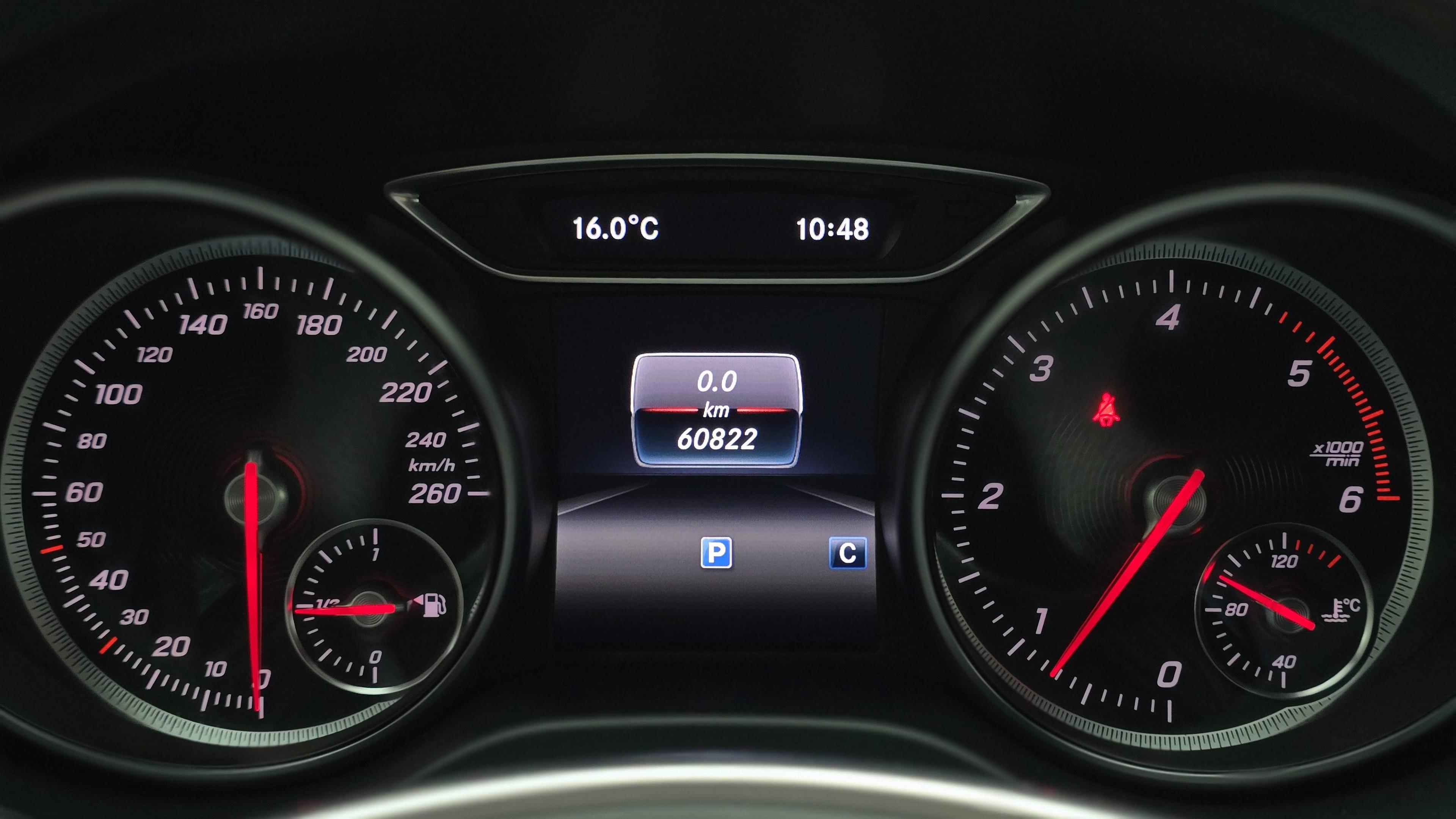 MERCEDES-BENZ CLA