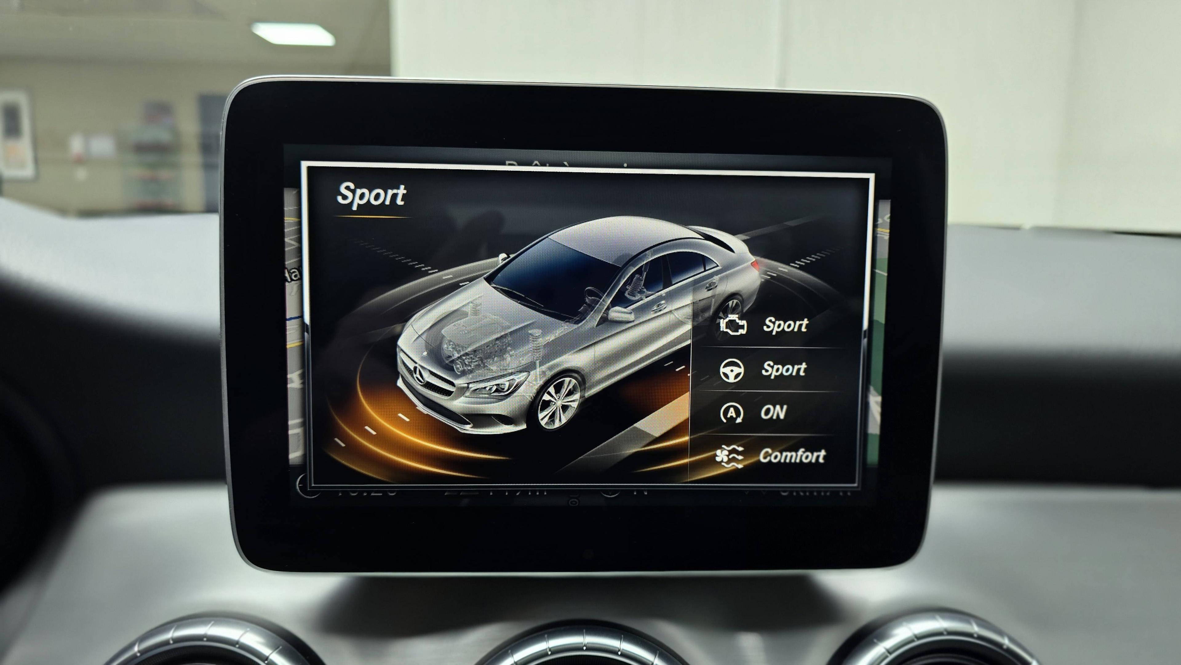 MERCEDES-BENZ CLA