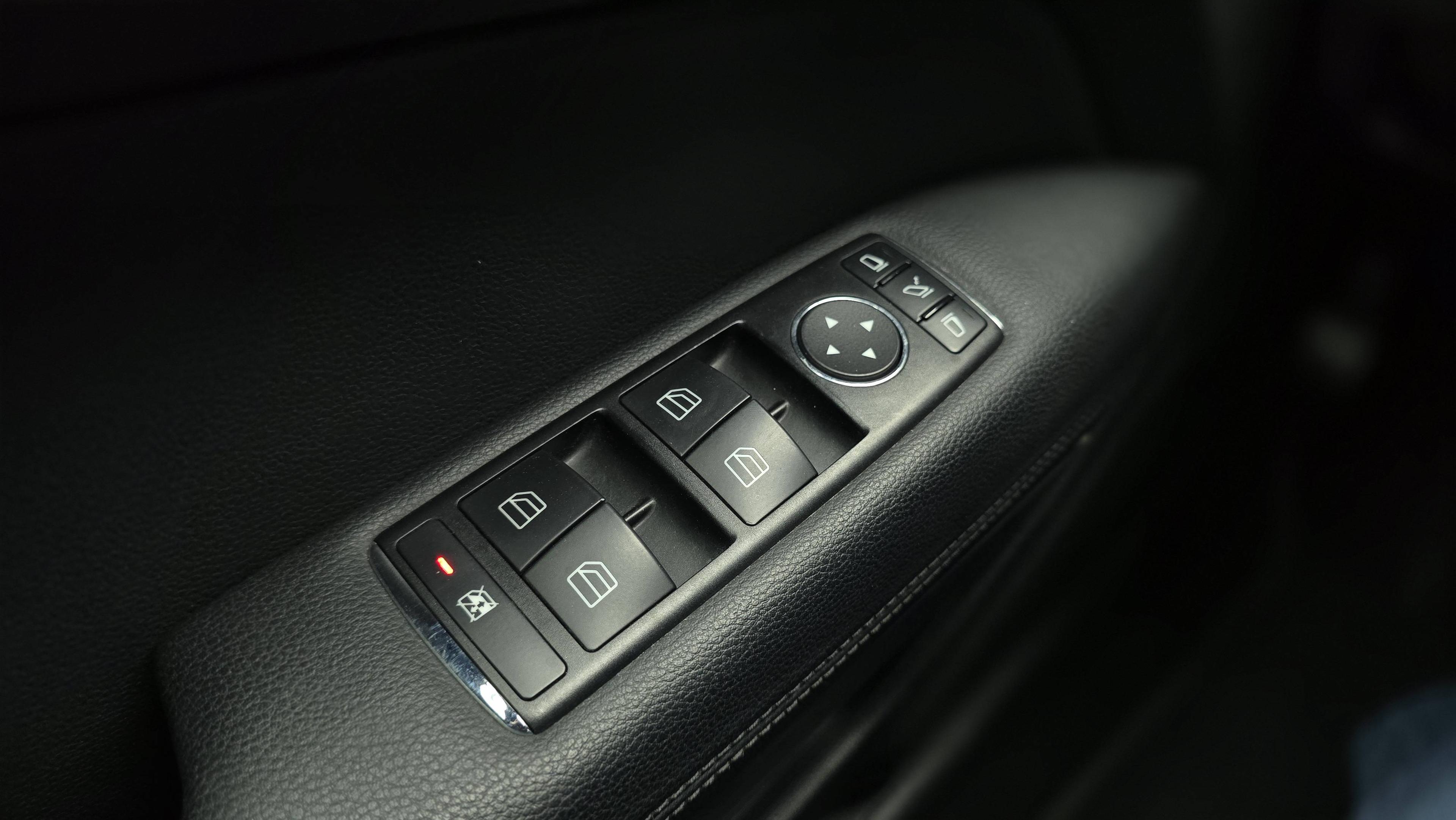 MERCEDES-BENZ CLASSE E