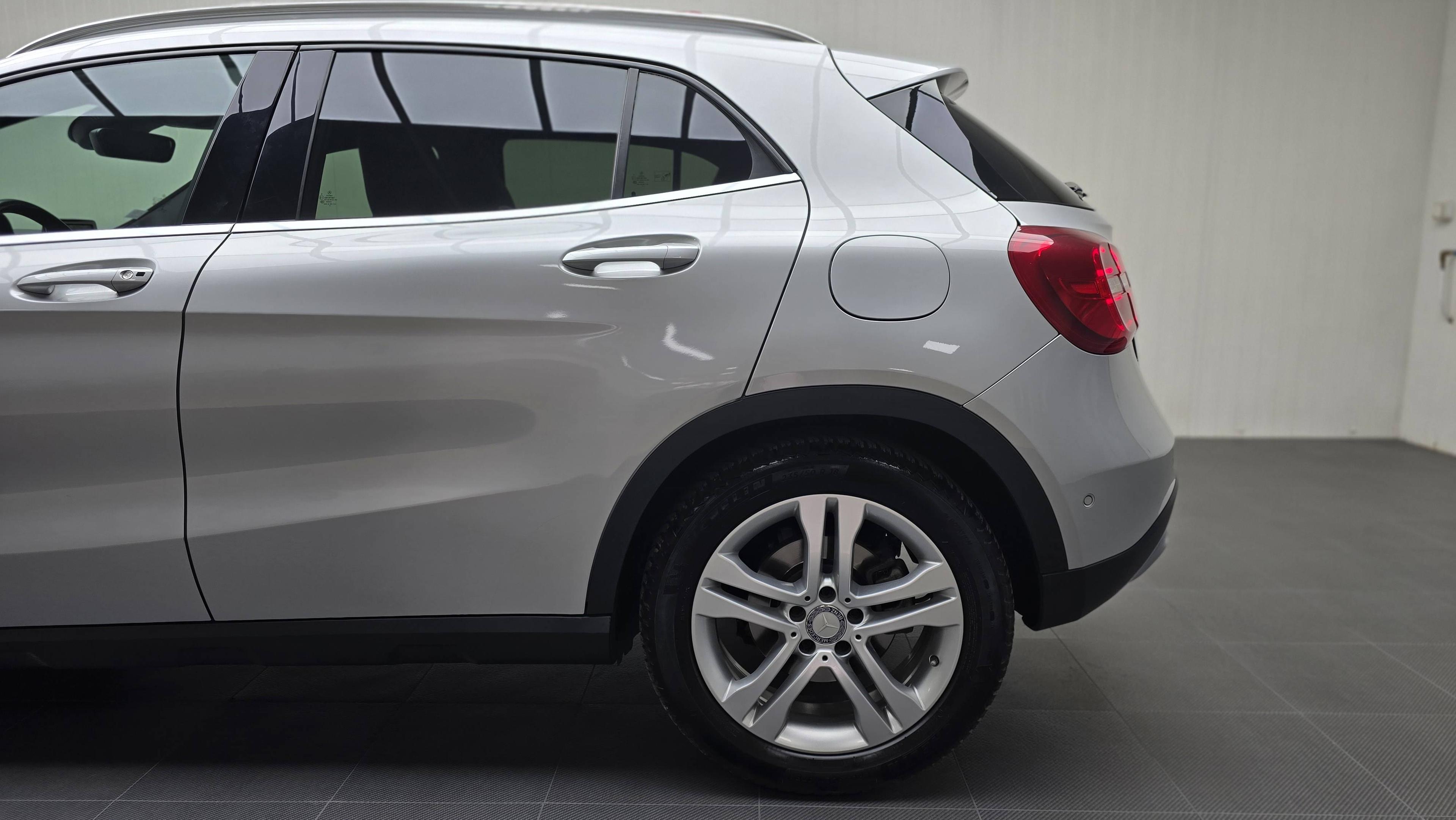 MERCEDES-BENZ CLASSE GLA
