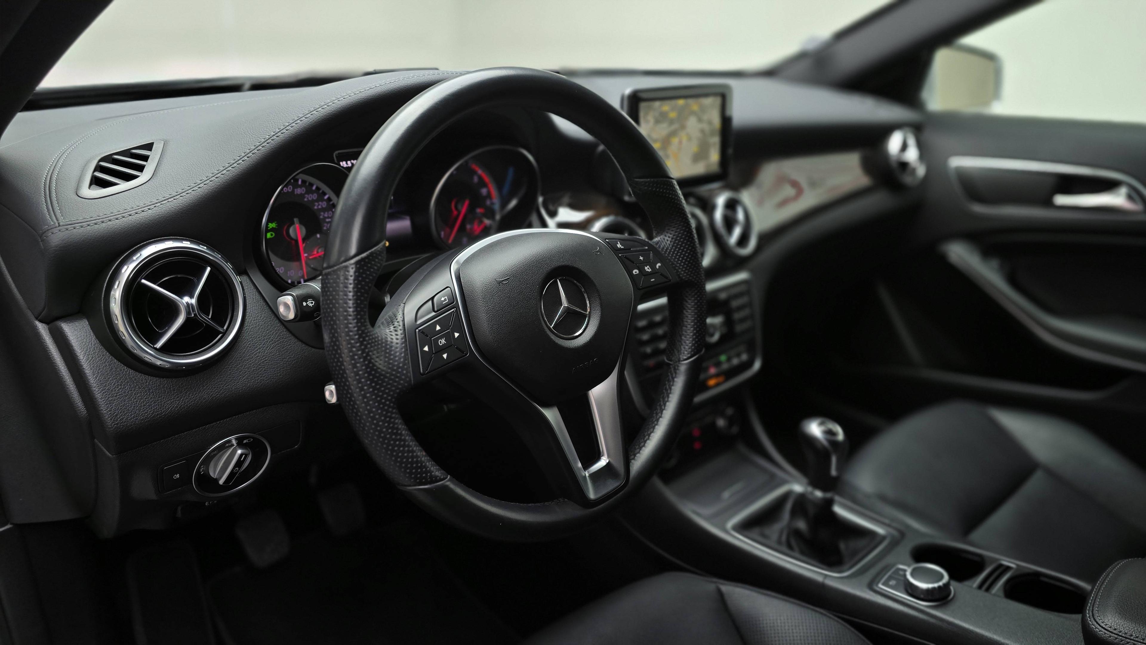 MERCEDES-BENZ CLASSE GLA