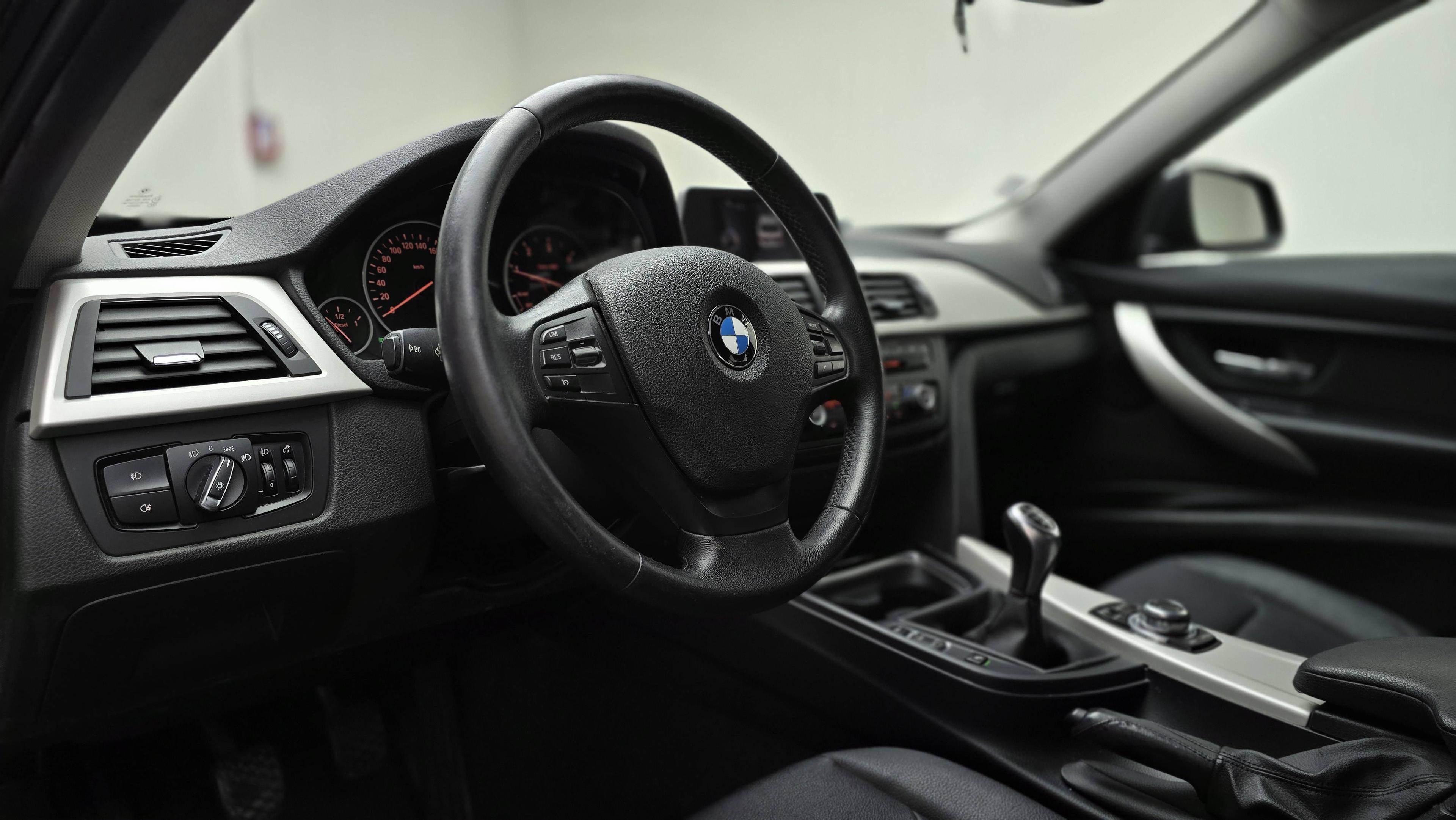 BMW SÉRIE 3