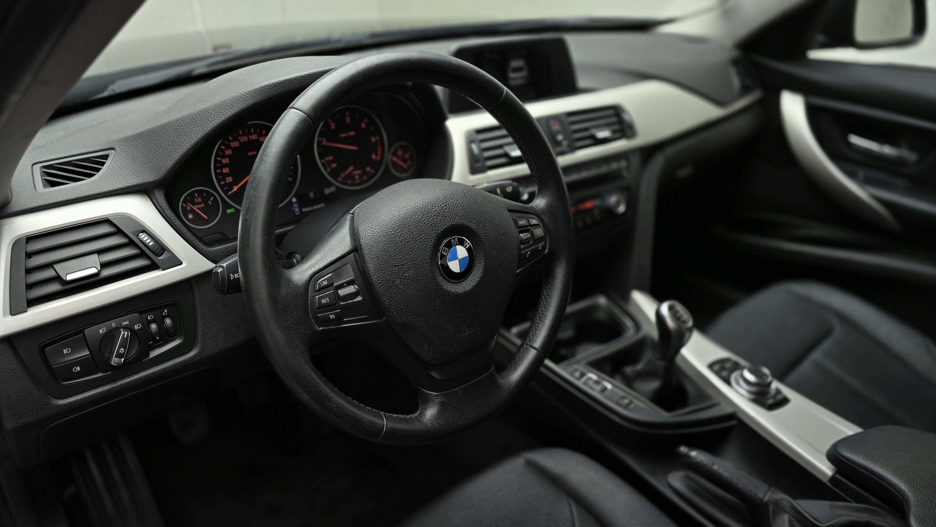 BMW SÉRIE 3