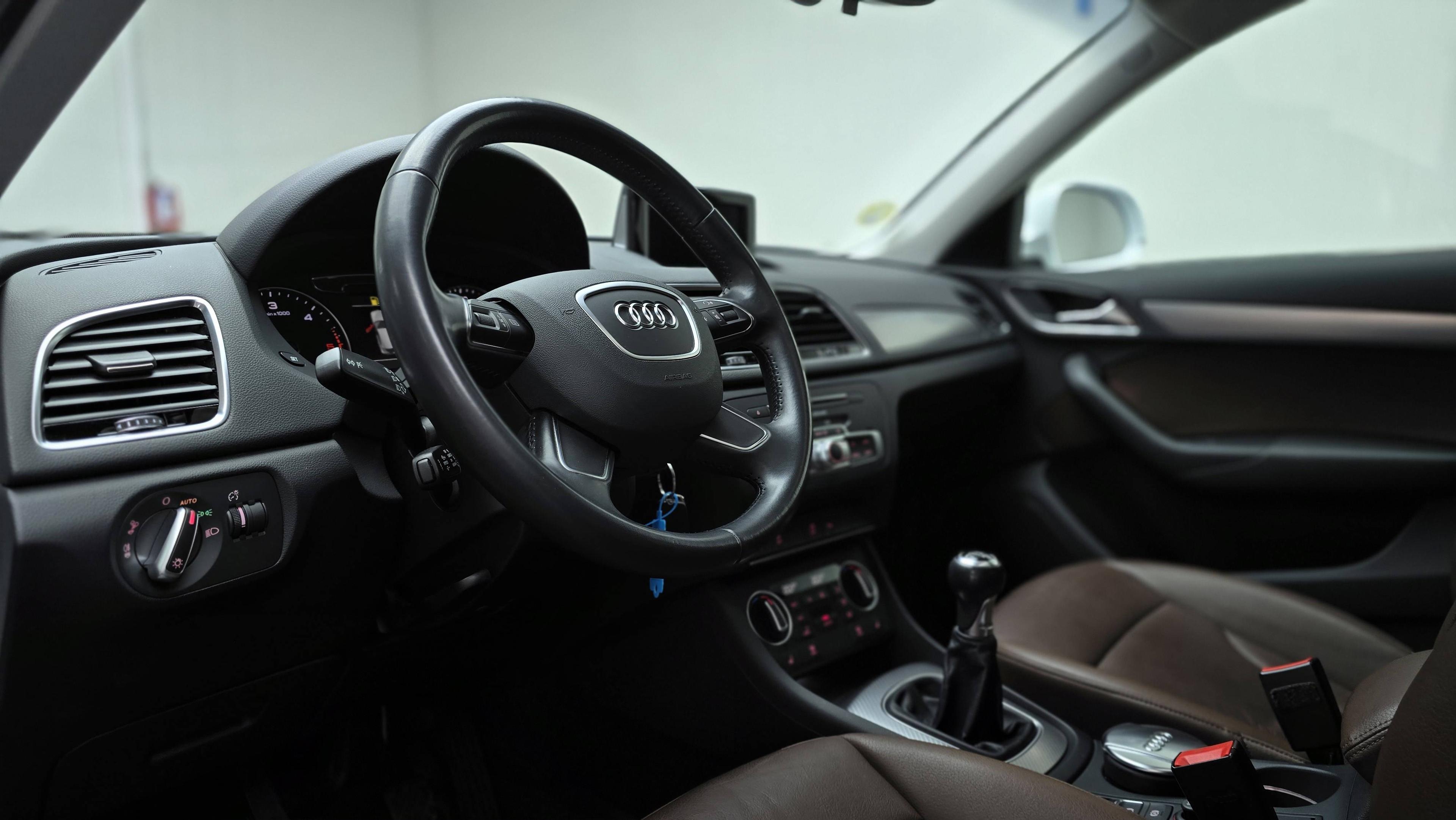 AUDI Q3