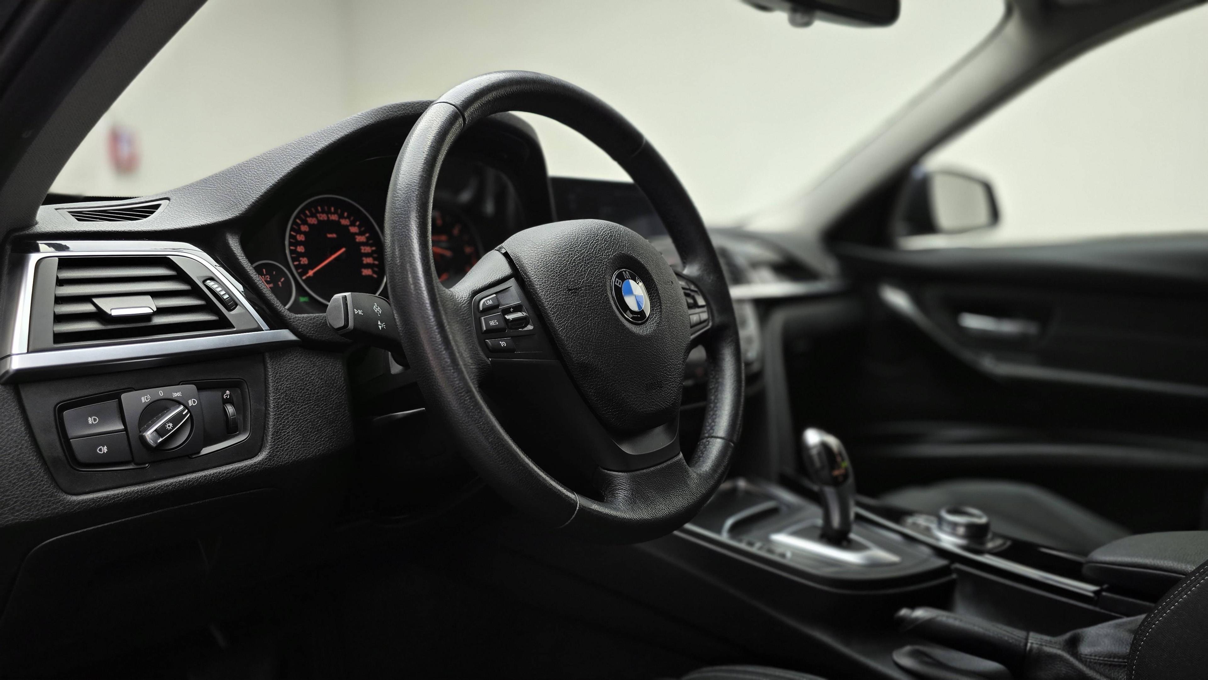 BMW SÉRIE 3
