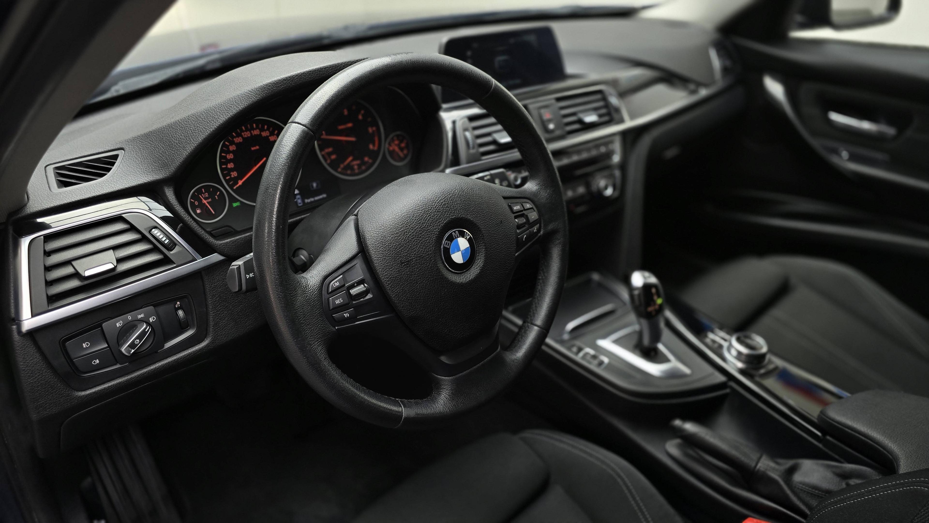 BMW SÉRIE 3