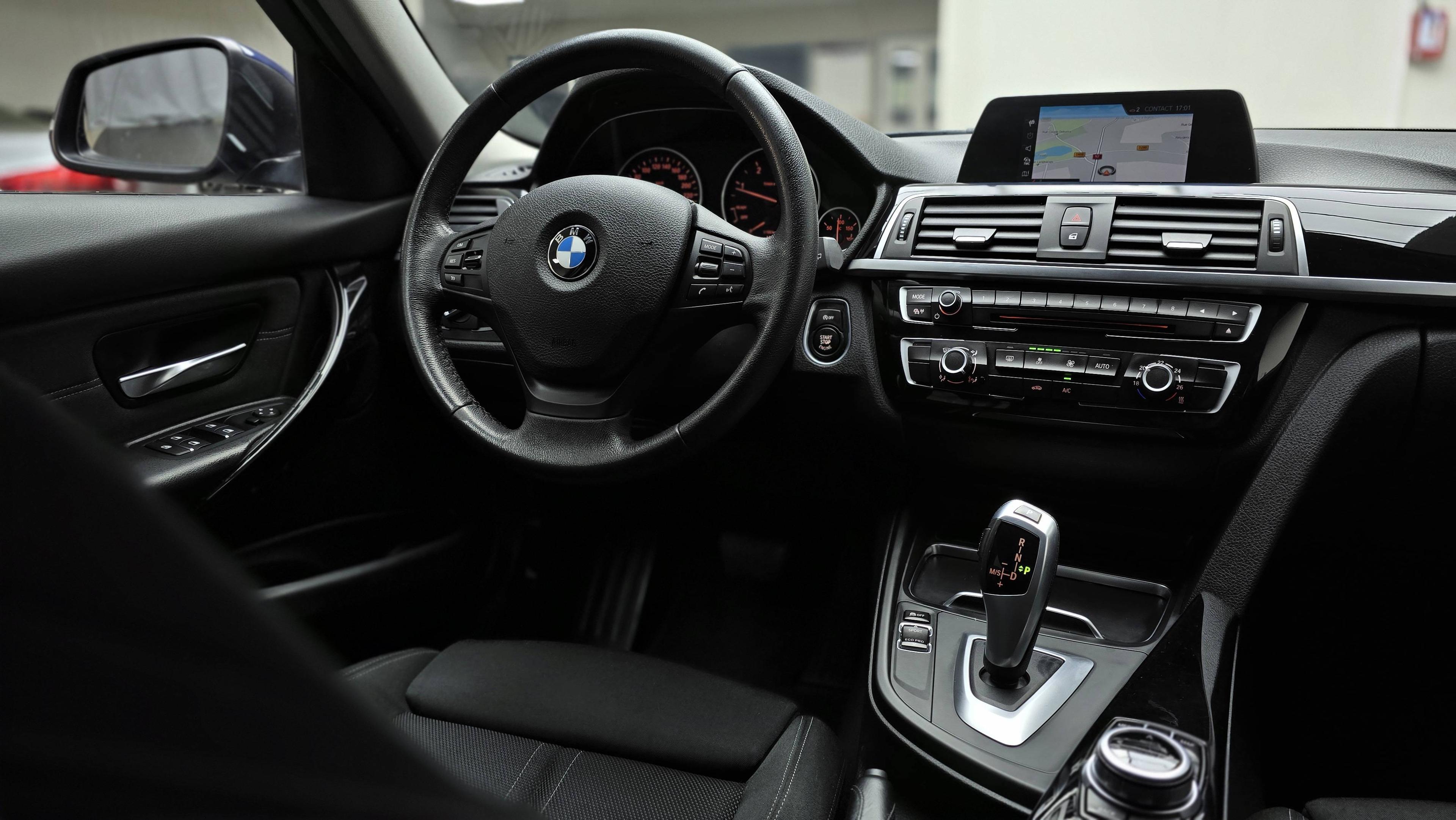 BMW SÉRIE 3