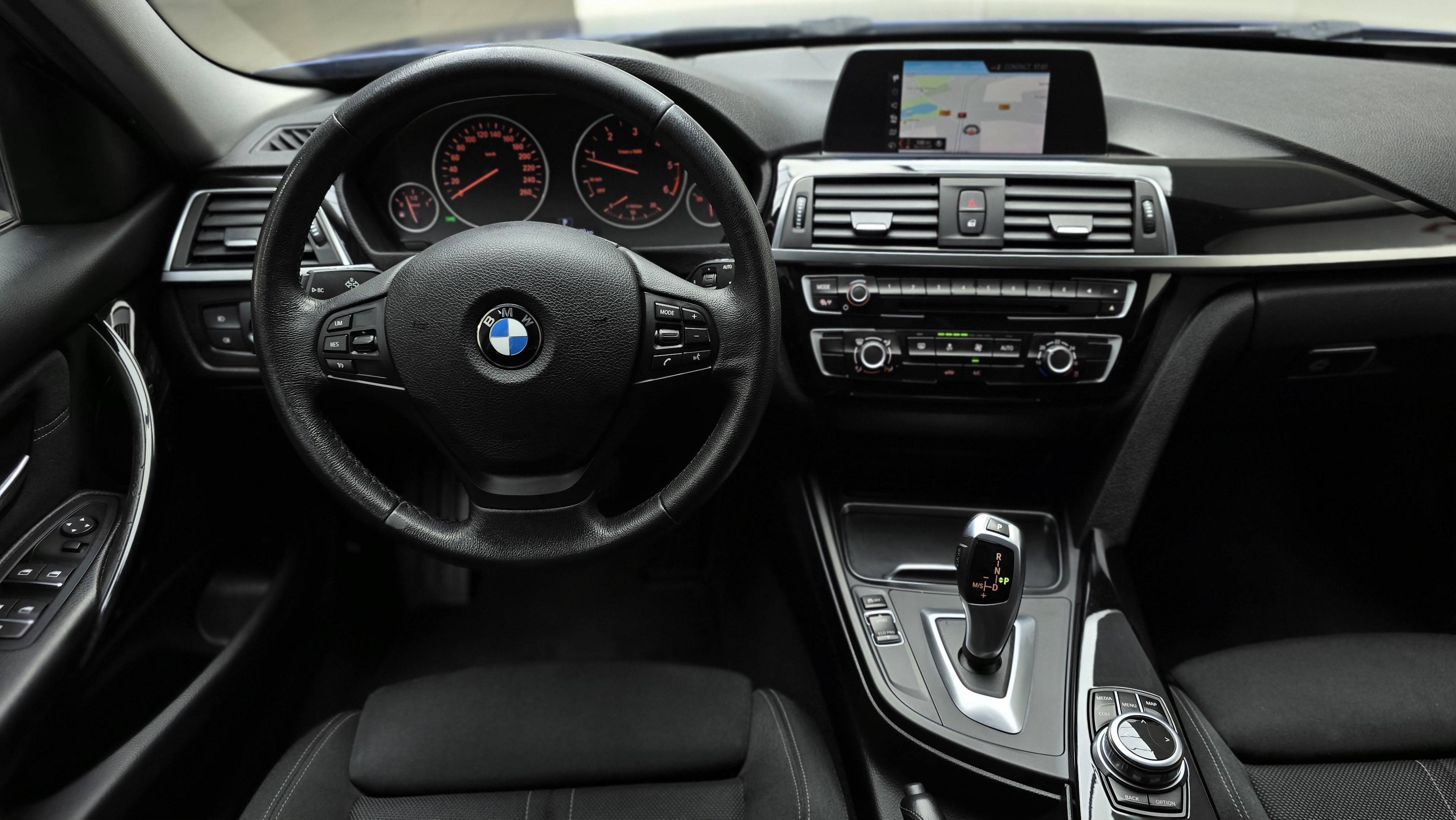 BMW SÉRIE 3