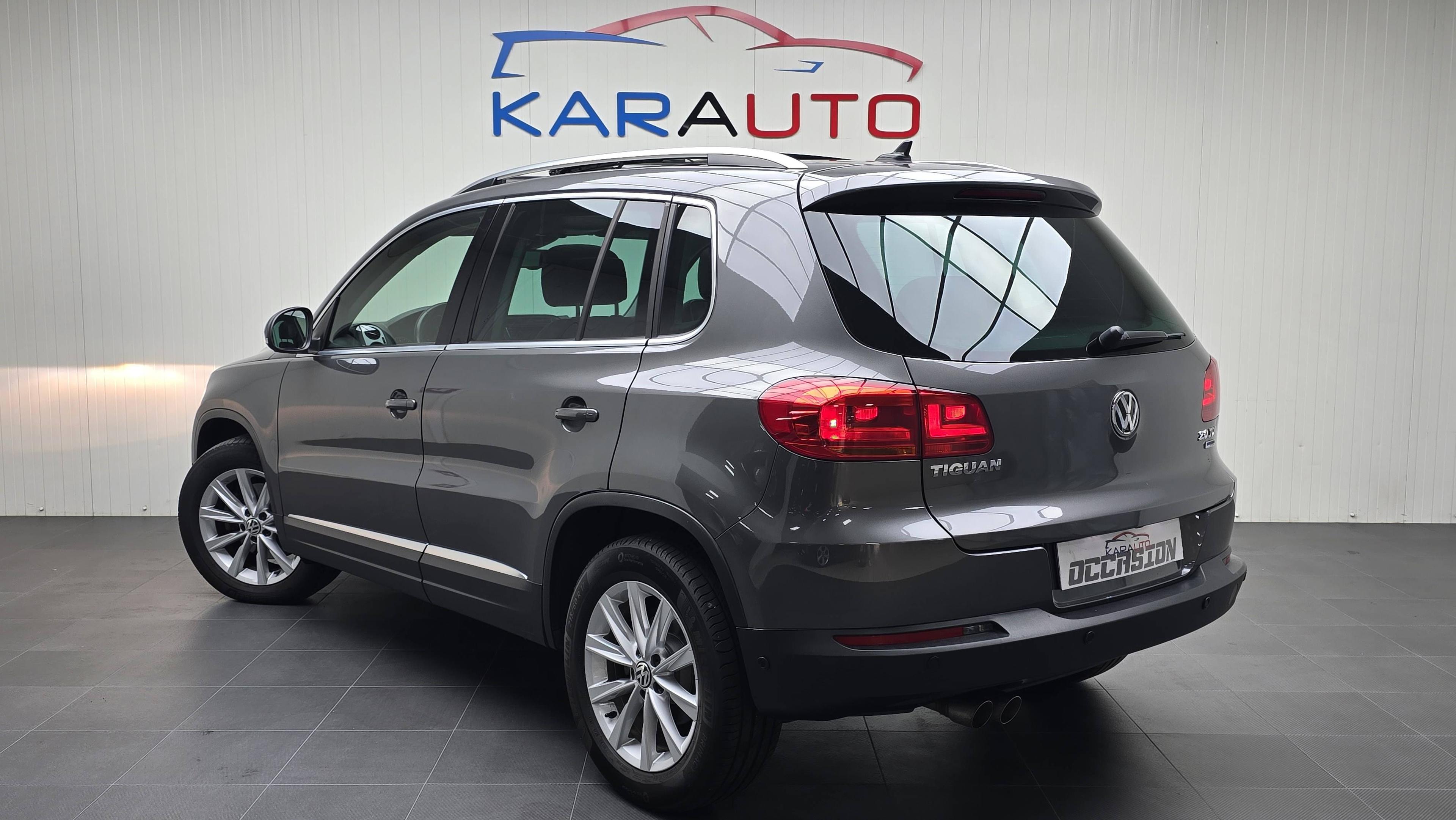 VOLKSWAGEN TIGUAN