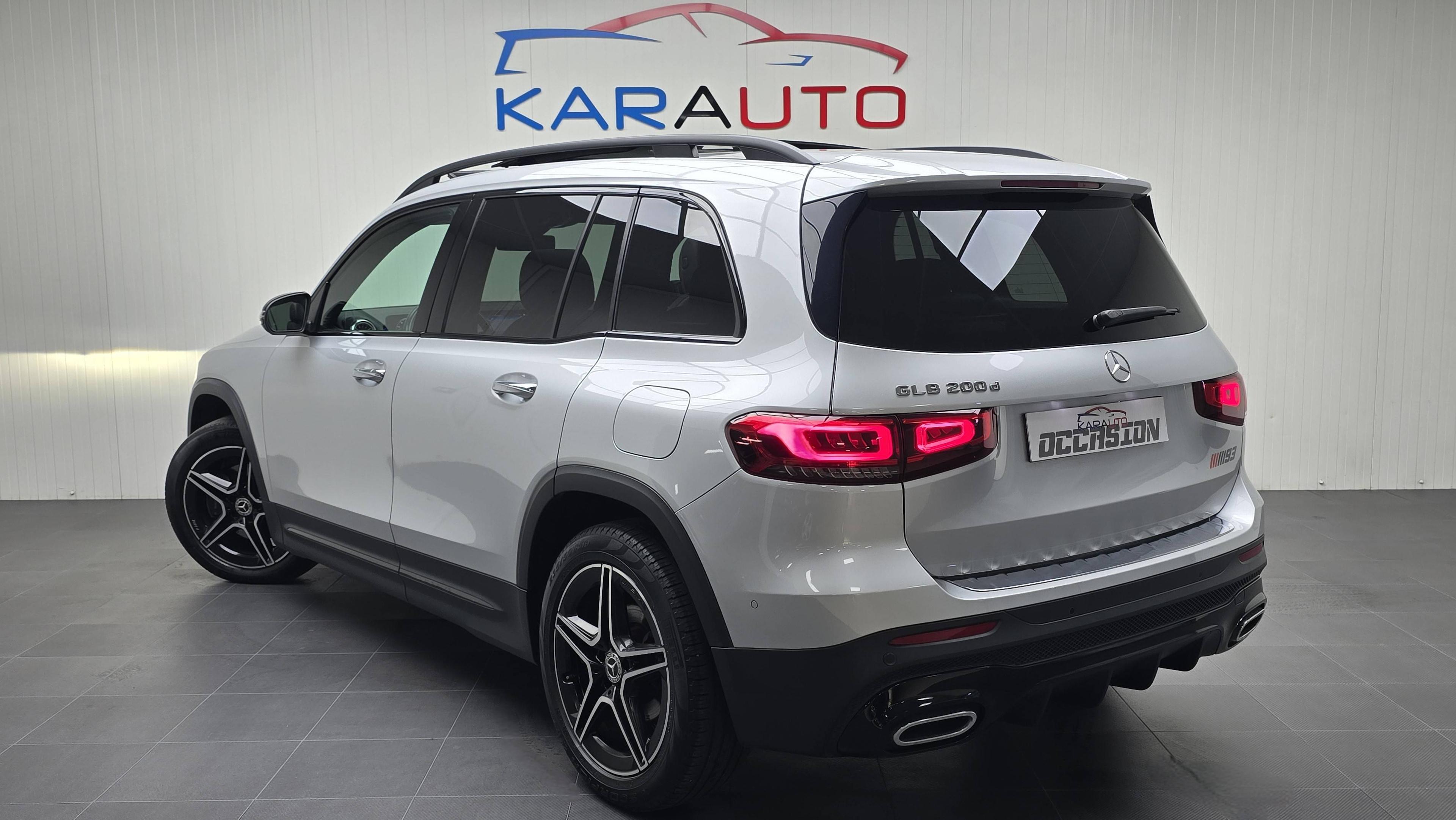 MERCEDES-BENZ GLB