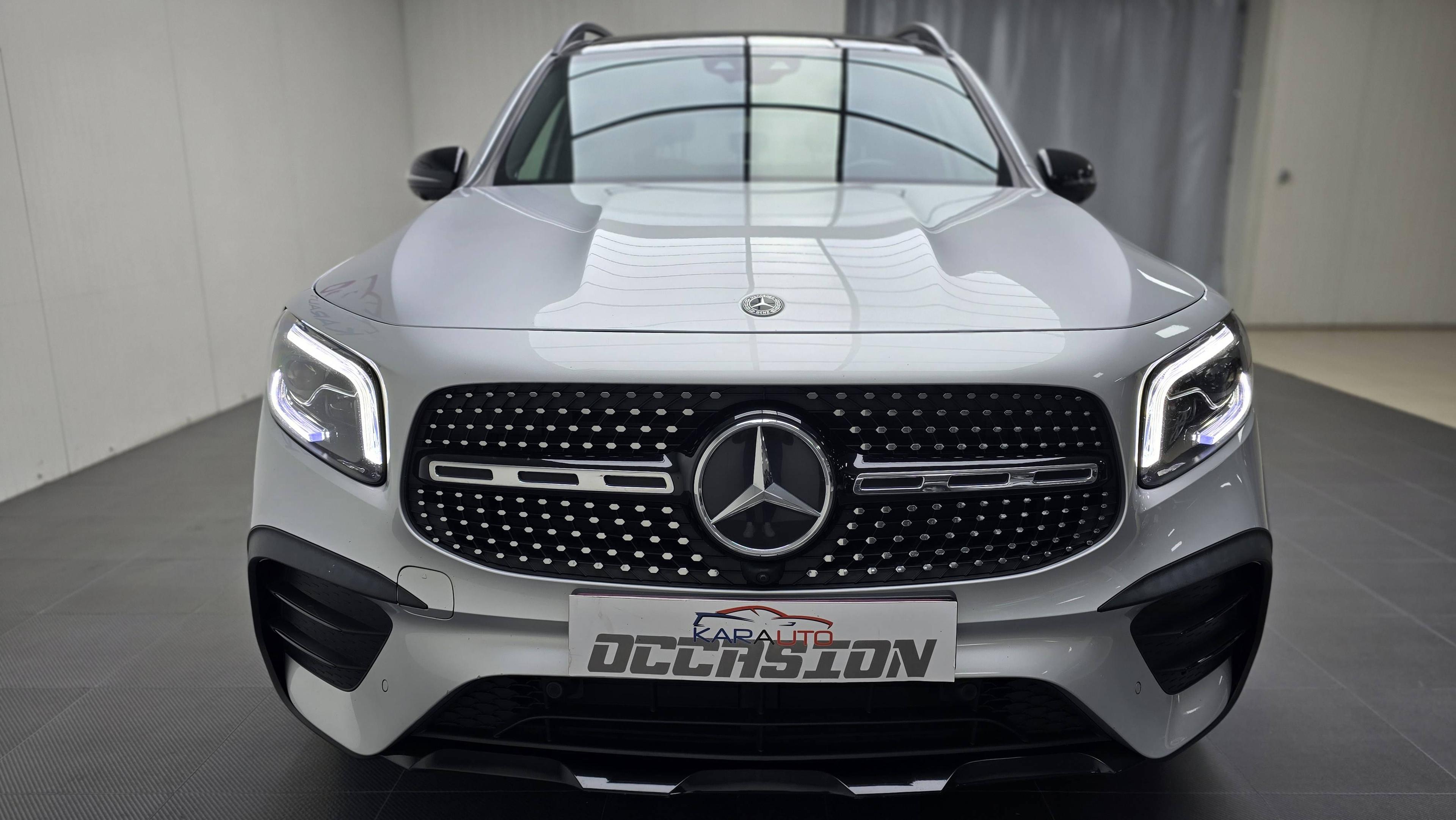 MERCEDES-BENZ GLB