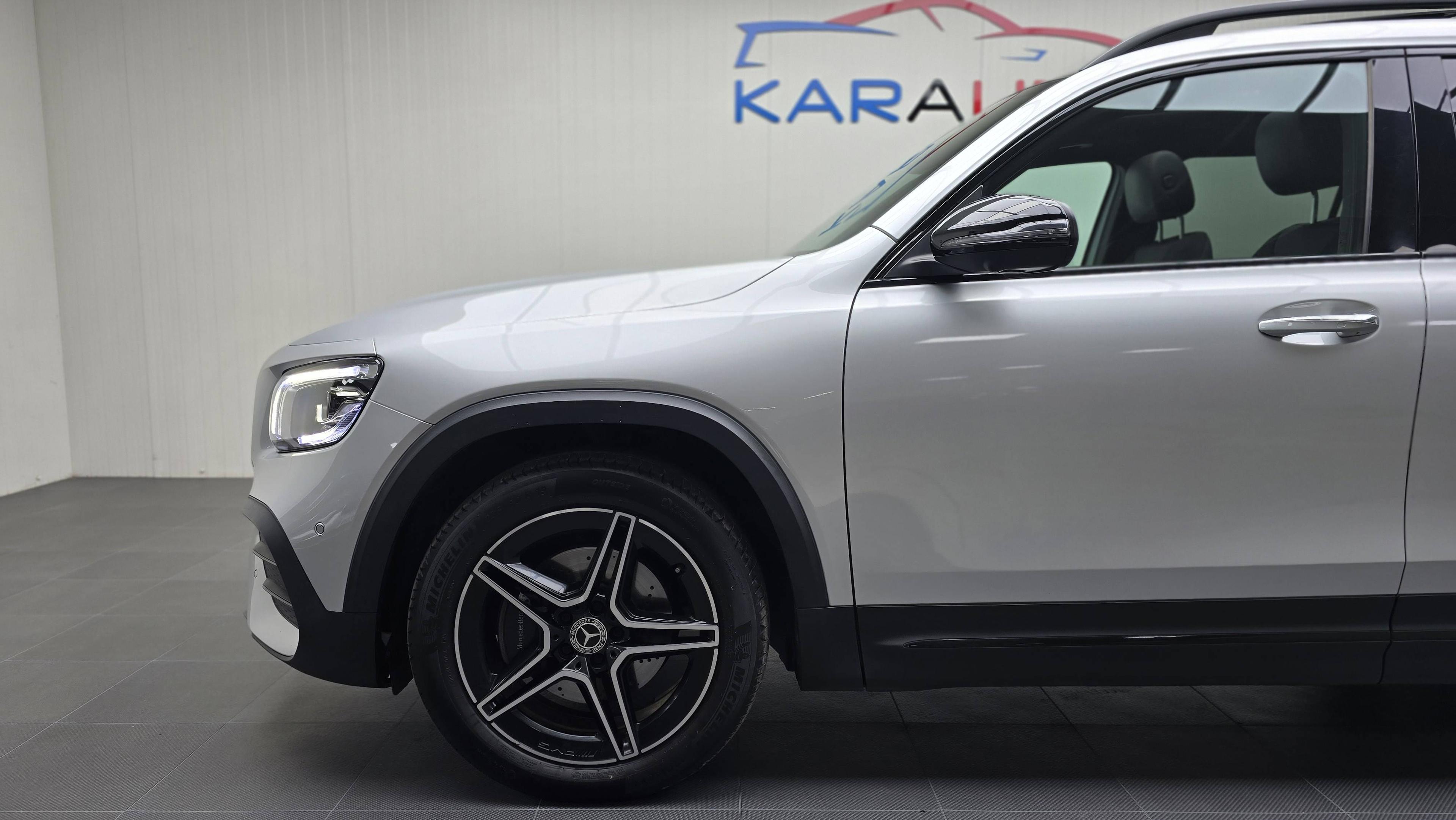 MERCEDES-BENZ GLB
