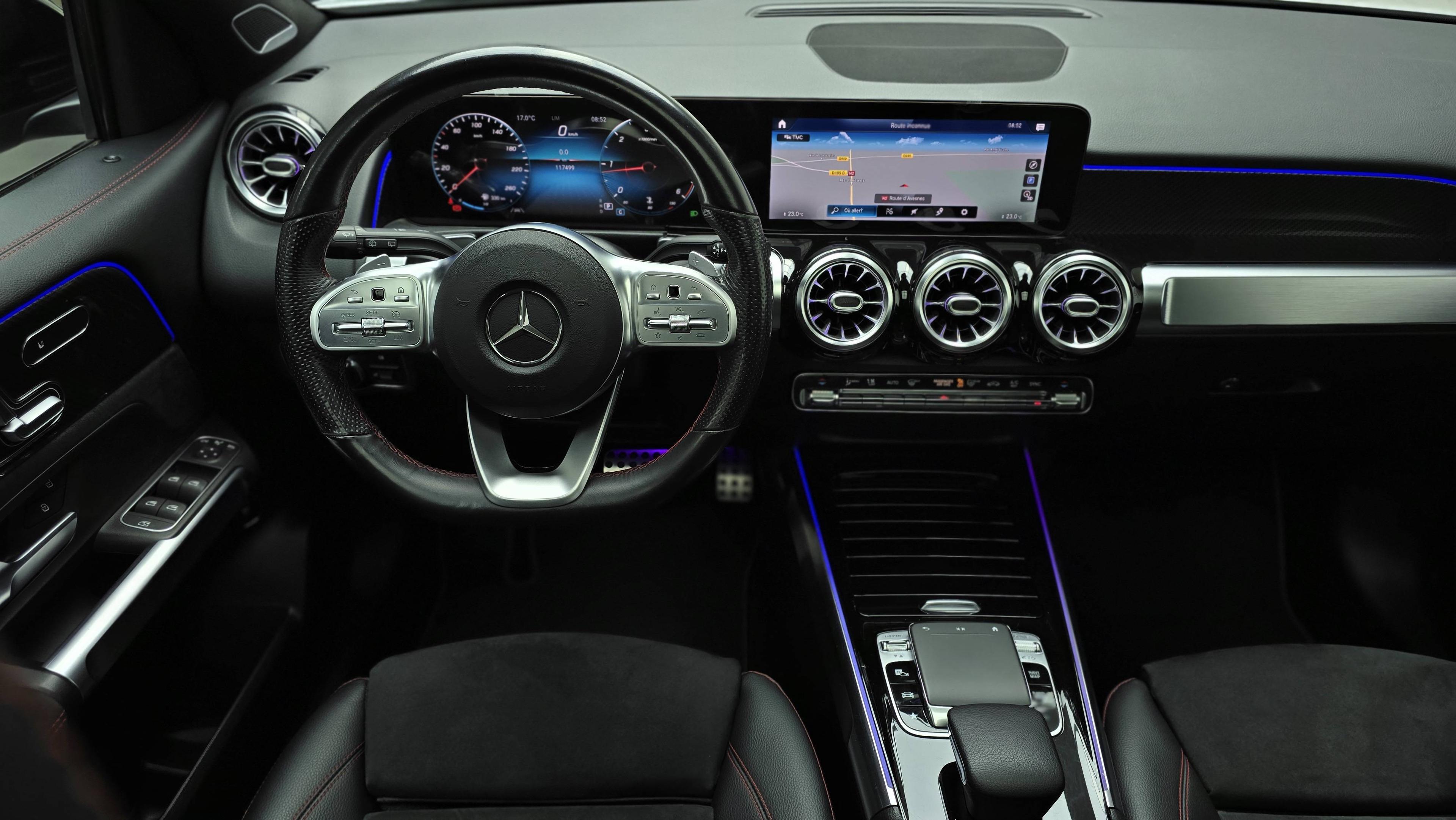 MERCEDES-BENZ GLB