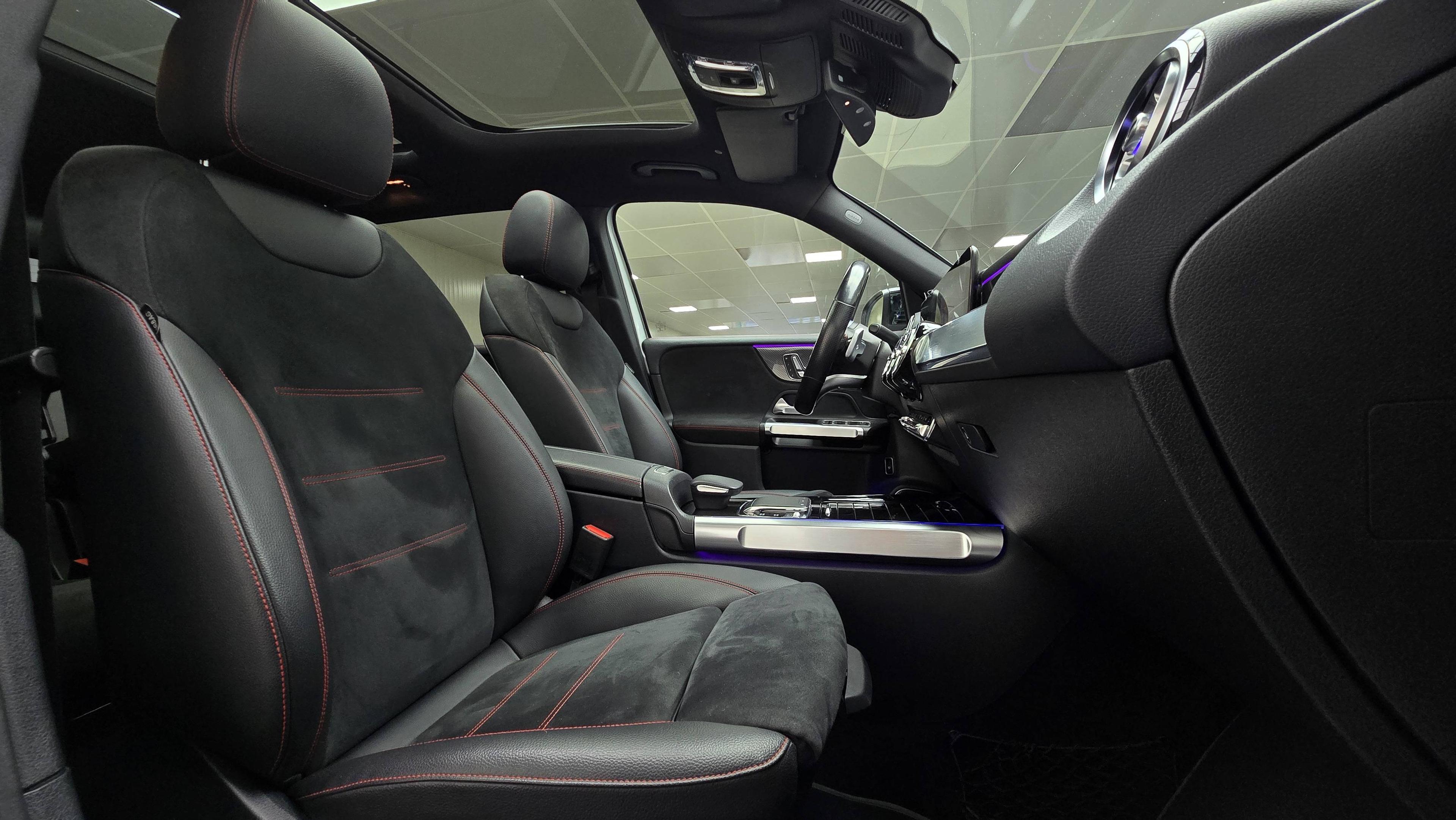 MERCEDES-BENZ GLB