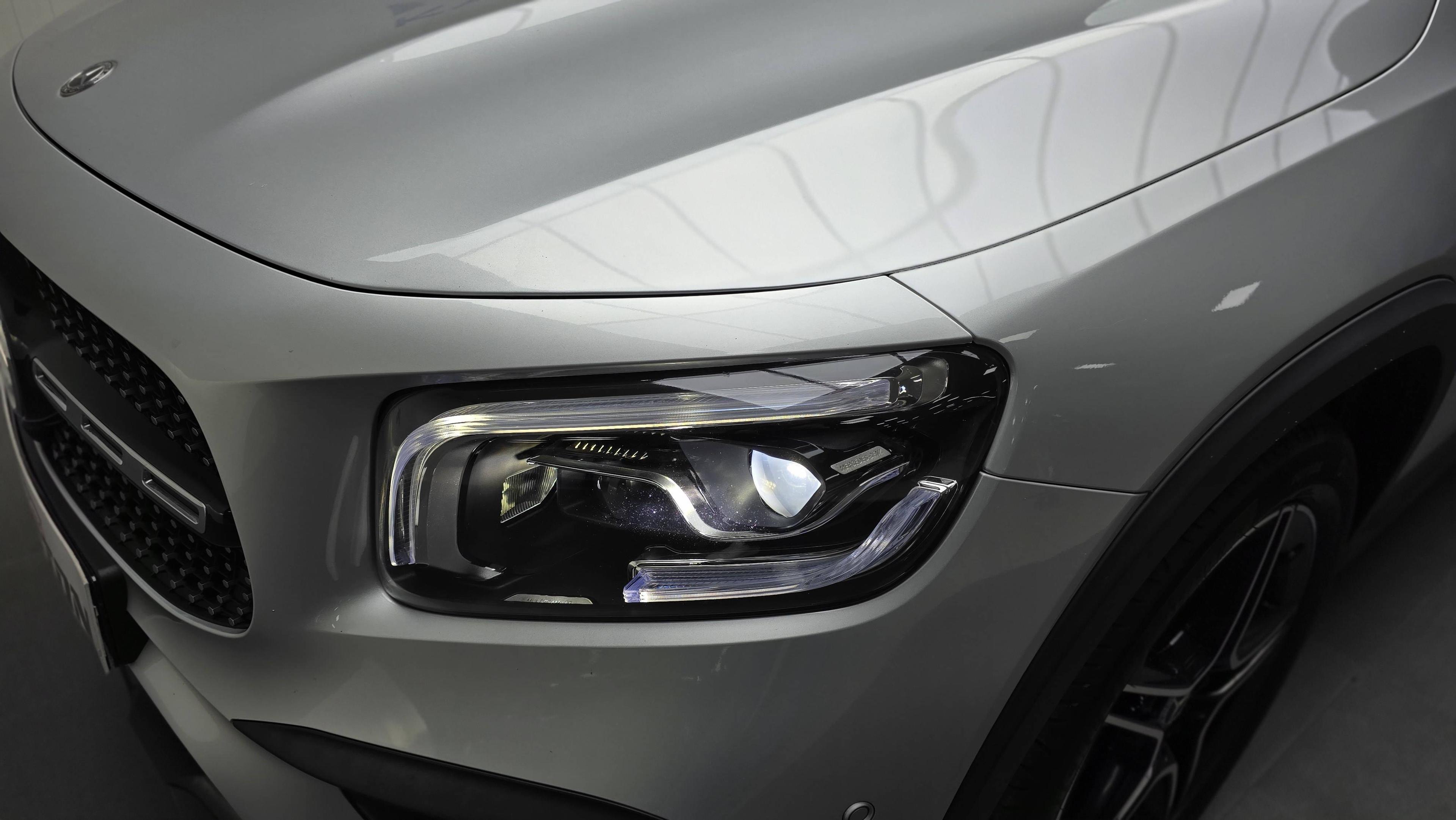 MERCEDES-BENZ GLB