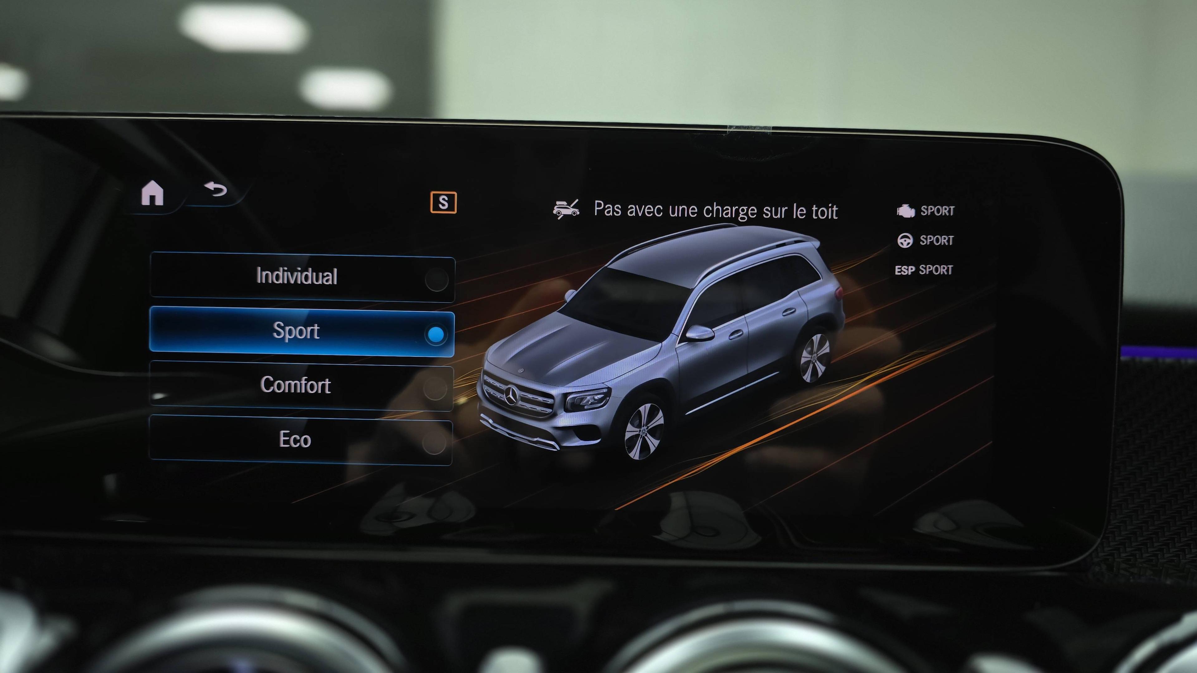 MERCEDES-BENZ GLB